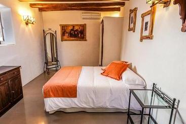 קוטג'' Agroturismo Can Pere Sord