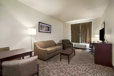 Cobblestone Hotel & Suites   Victor