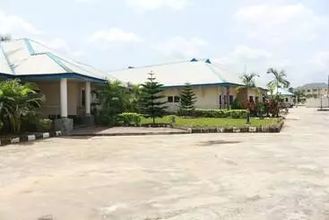 L & L Executive Hotels And Suites