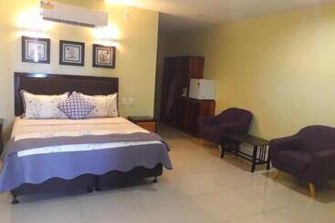 Le Uaina Beach Resort