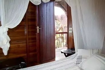 هتل Les Collines De Niassam