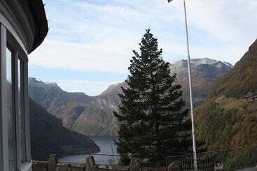 L Utsikten Geiranger   By Classic Norway Hotels