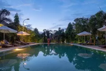 هتل Bird Of Paradise Bungalows