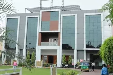 Hotel Shri Khedapati International