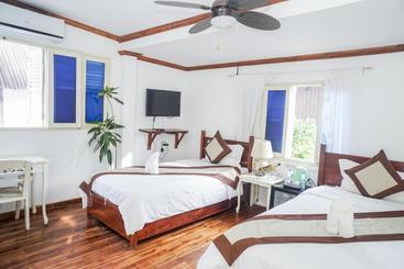 פנסיון Frangipani Guest House