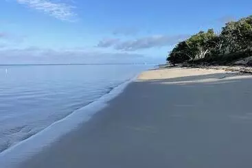 Pensión Poé Côté Lagon Beach Bungalows