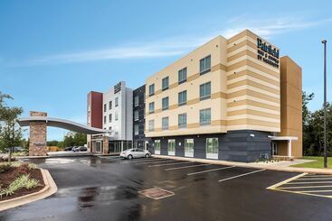 Отель Fairfield Inn & Suites By Marriott Crestview