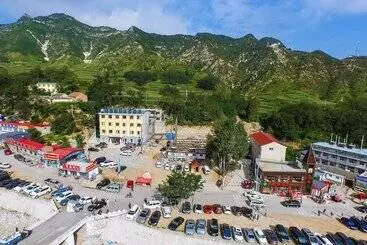 Yijie Holiday Hotel  Laiyuan Baishishan