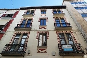 Apartamentos Mesones 3000