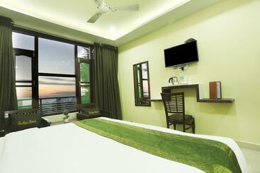 Hotel Treebo Roshan House With Valley View