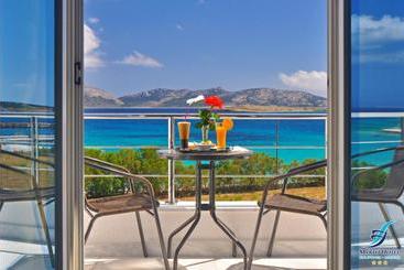 בית מלון כפרי Myrto