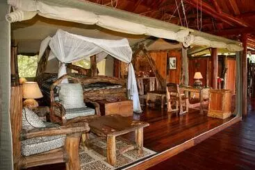هتل Royal Mara Safari Lodge