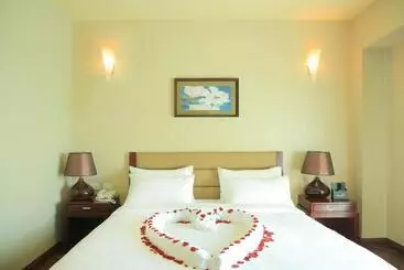 Magnolia Hotel & Conference Center