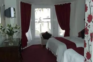 Majatalo Wereham House