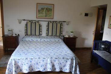 호텔 Agriturismo Casale Le Burgne