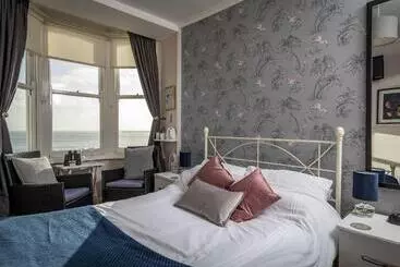 ペンション Channel View Guest House