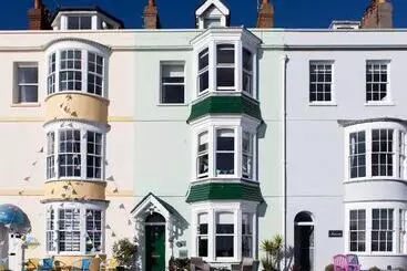 Pensió Channel View Guest House