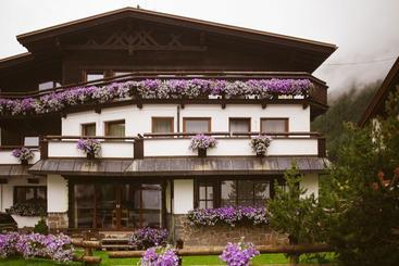 膳宿费 Garni Stefani