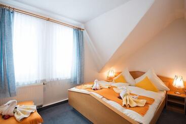 펜션 Gasthaus Kobär