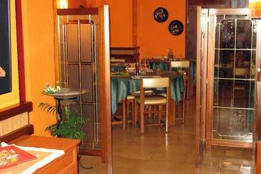 ペンション Hostal La Barretina