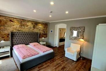 پانسیون Penzion Valkoun Lilienfeld