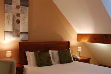 膳宿费 The Port House