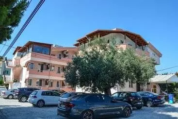 Huoneistohotelli Berk Apart