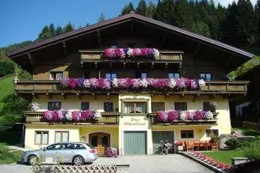 پانسیون Haus Alpenland