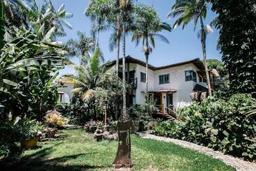 بنسيون Pousada Burundanga