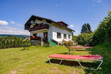 ペンション Haus Charlie