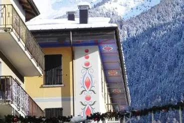 Huoneistohotelli Residence Acero Rosso