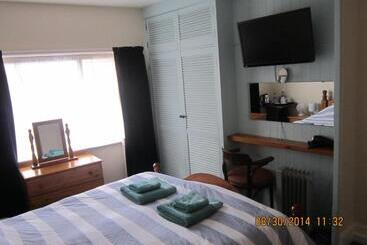 فندق صغير Queen Mary Inn