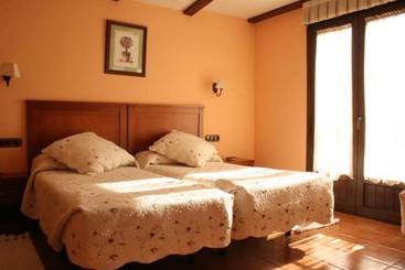 بنسيون Hostal Camino Real