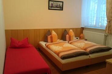 Pension Und Berggasthaus Kapellenstein