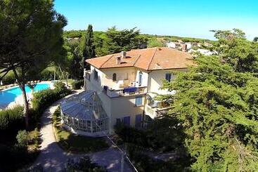 アパートホテル Villa Mazzanta Relais & Residence