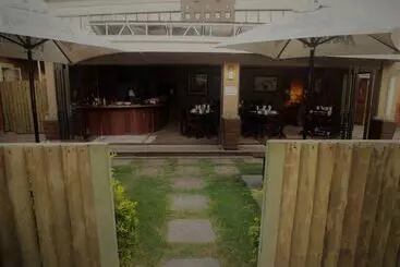 Pension (Hôtel basse catégorie) Uzuri Guesthouse Cc