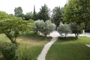 پانسیون Mas Seraphin