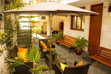 پانسیون El Patio De Elisa