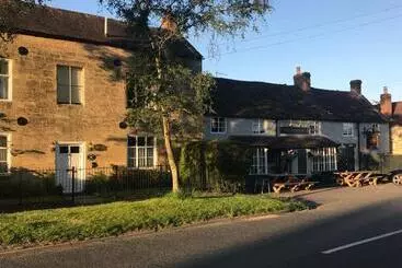 Retkeilymaja The Crown Inn, Kemerton