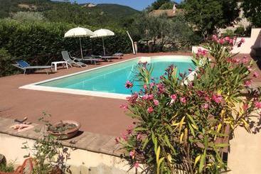 Отель Agriturismo La Quercia Gentile