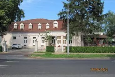 Huoneistohotelli Göcsej Palatinus étterem és Panzió