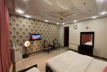 پانسیون Harvey S Guest House