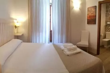 ペンション Hostal La Fonda