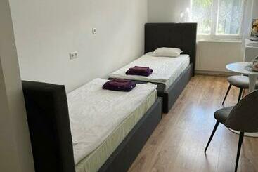 پانسیون Edgari Guesthouse