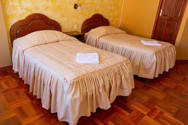 پانسیون Hostal Sonia