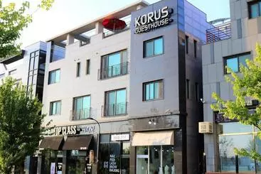 پانسیون Korus Guesthouse