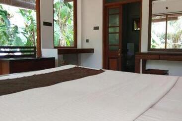 膳宿费 Selavi Resort Bentota