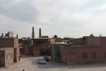 تختخواب و صبحانه Khan