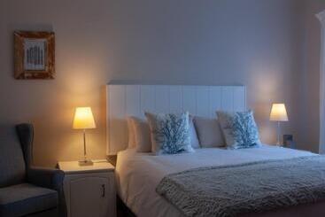 تختخواب و صبحانه Hamilton Urban Farm Guest House