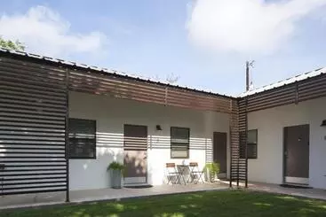 Hotelli Flora And Fauna